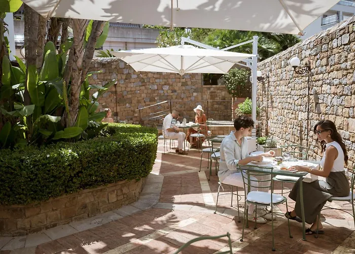 Hotel Con Piscina Villa Dei Melograni Boutique